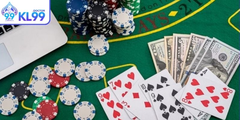 Quan sát thông minh, giữ bài hợp lý giúp bạn thắng lợi